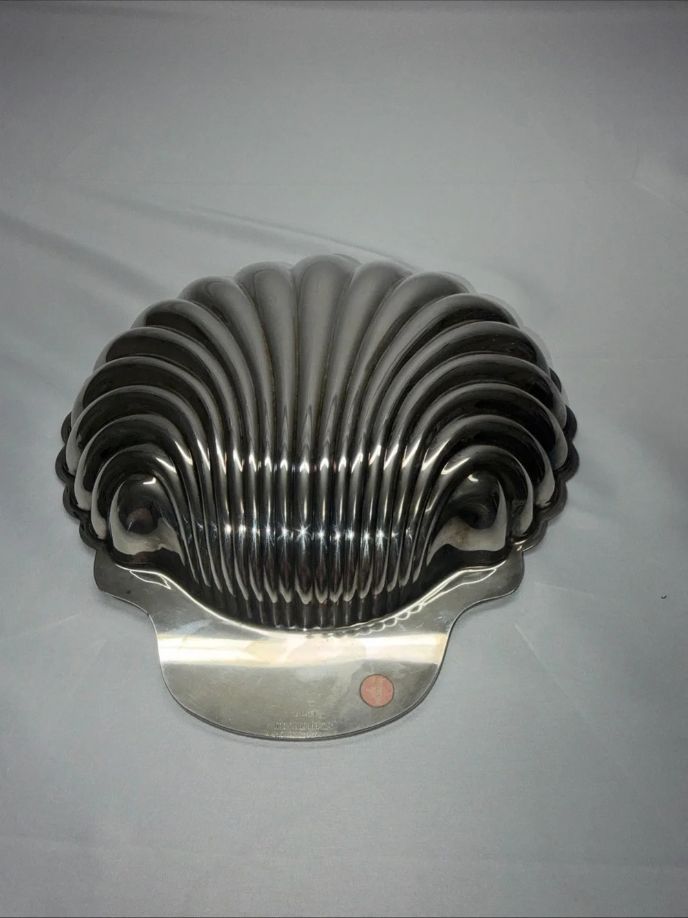 WM Rogers Victorian Rose 1995 Silverplate Shell Bowl Handled Serving Tray